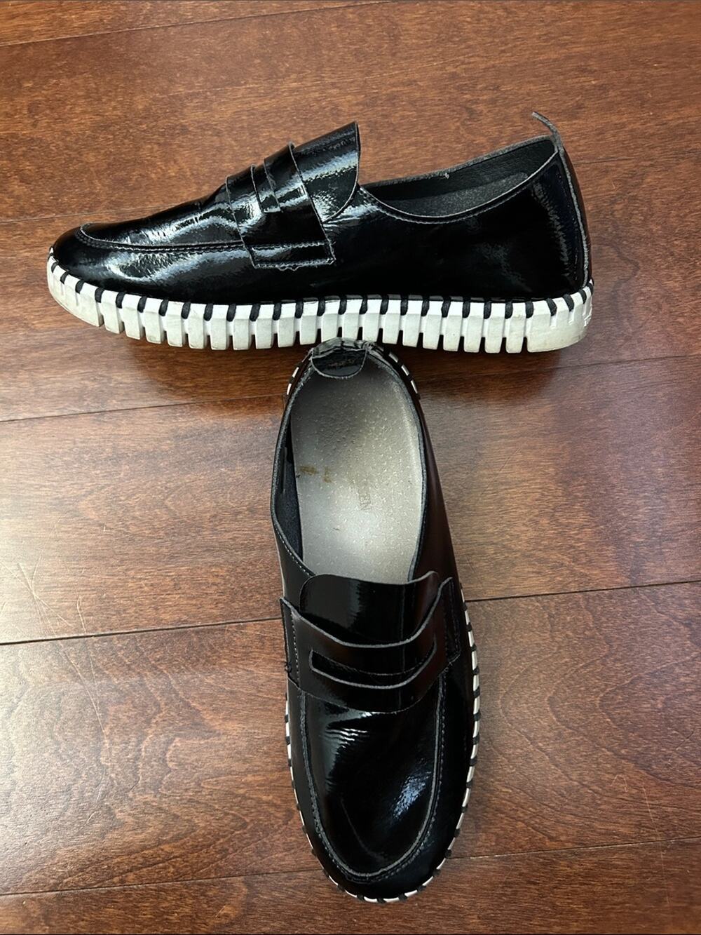 Ilse Jacobsen Tulip Loafers, Black Patent Leather & White Soles, Size 8.5/9 (39)
